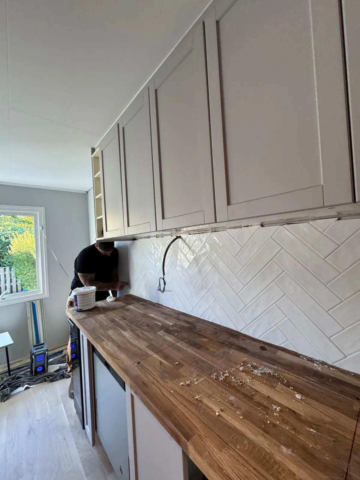 Køkken, gulv og specialsnedkeri – billede 6